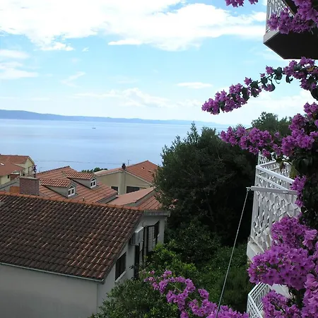 アパート Dobrila