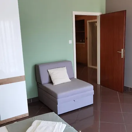 Dobrila Апартаменти Подгора